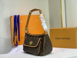 Louis Vuitton Mahina XXL M95545