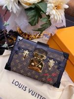 Louis Vuitton utah leather mohican M92531