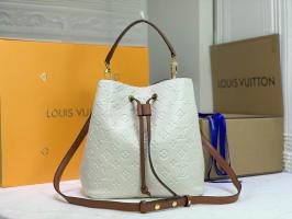 Louis Vuitton handbag black M95114