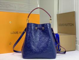 Louis Vuitton handbag black M98900