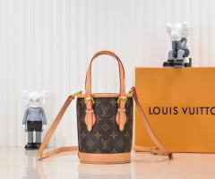 Louis Vuitton Mahina M95548 Black