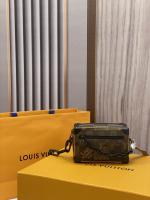 Louis Vuitton Monogram Mini Lin Manon MM M95619