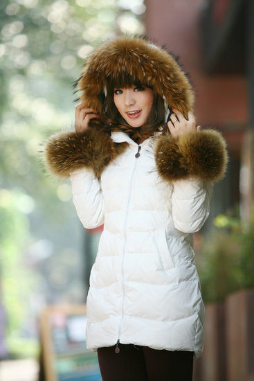 2013 Hot Sales White Moncler Womens Coats Fur collar Short 036