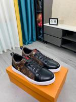 LV Man Shoes 015