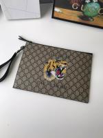 Gucci Medium Messenger Bag Beige red 201732
