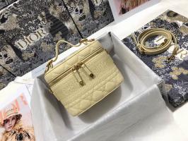 Dior 2935 light yellow leather handbag